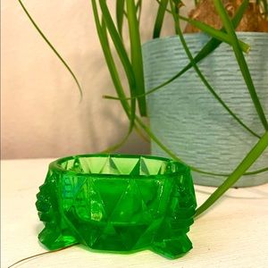 Small vintage salt cellar circa 1920s *does not glow under UV*